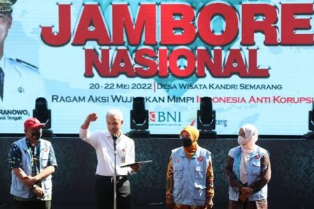Soal Pemberantasan Korupsi, Ganjar Sebut Pimpinan Harus Memberikan Contoh Gubernur Jawa Tengah Ganjar Pranowo hadiri Jambore Nasional Komunitas Penyuluh Antikorupsi Seluruh Indonesia