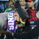 Kapolres Malang ‘Sam Ferli’ Dinobatkan Sebagai Warga Kehormatan Aremania