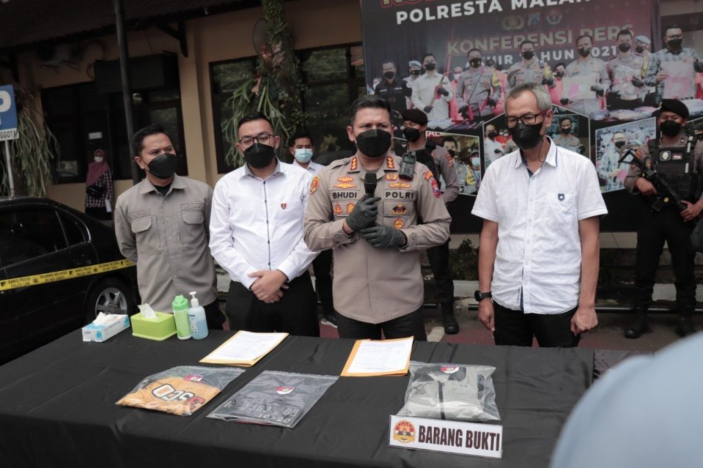 Polresta Malang Kota Berhasil Ungkap Misteri Penemuan Mayat di Sungai Bango Kapolresta Malang Kota Kombes Pol. Budi Hermanto, SIK, M.Si, saat memberikan keterangan pers
