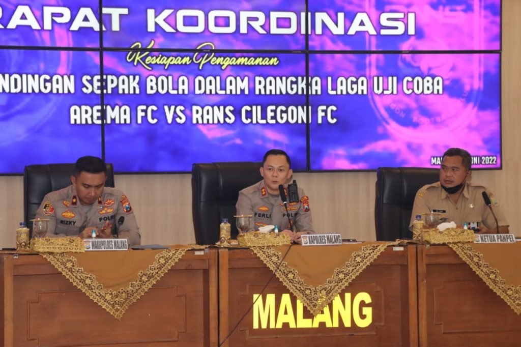 Polres Malang Gelar Rakor Persiapan Pengamanan Laga Arema FC Vs Rans Nusantara FC Polres Malang siap amankan laga persahabatan antara Arema FC melawan Rans Nusantara FC yang akan berlangsung di Stadion Kanjuruhan Malang, Selasa (7/6/2022).