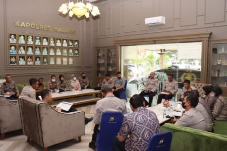 Polres Malang Siapkan Rangkaian Kegiatan Sambut HUT Bhayangkara ke-76 Rapat koordinasi Polras Malang sambut HUT Bhayangkara ke 76