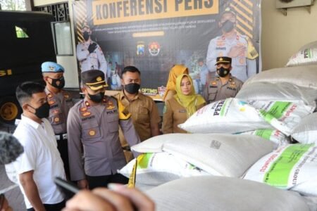 Polres Trenggalek Berhasil Mengungkap Kasus Mafia Pupuk Bersubsidi Polres Trenggalek berhasil mengungkap kasus mafia pupuk bersubsidi