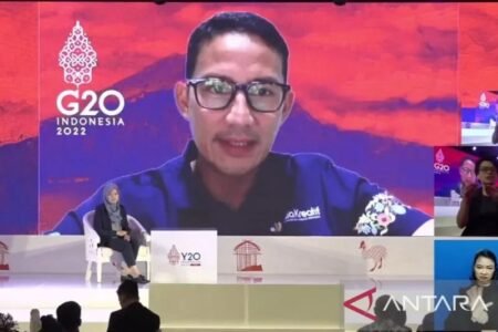 Menparekraf Ajak Pemuda Ciptakan Lapangan Pekerjaan Menparekraf Sandiaga Uno dalam Pre-Summit 4 Y20 Indonesia 2022