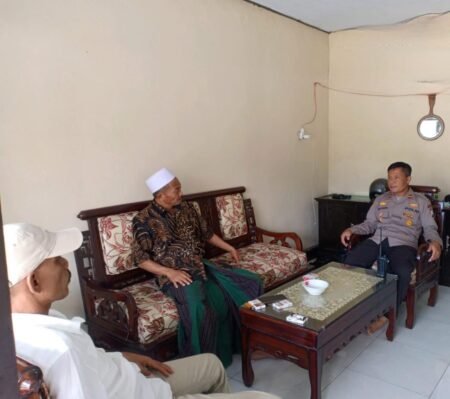 Ciptakan Kamtibmas yang Kondusif, Polsek Sumbermanjing Wetan Sambang Tokoh Agama Polsek Sumbermanjing Wetan sambang tokoh agama