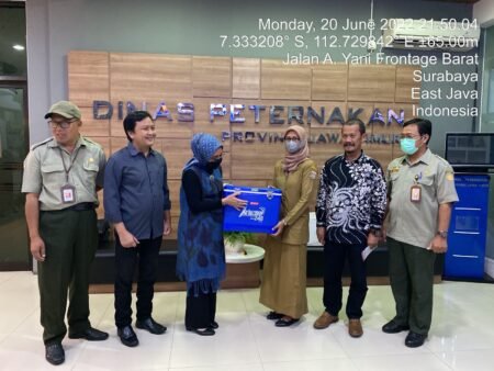 Kabar Gembira, 57.500 Dosis Vaksin PMK Siap Didistribusikan di Kabupaten Malang Kabupaten Malang menerima jatah vaksin Penyakit Mulut dan Kuku (PMK) untuk hewan ternak sejumlah 57.500 dosis.