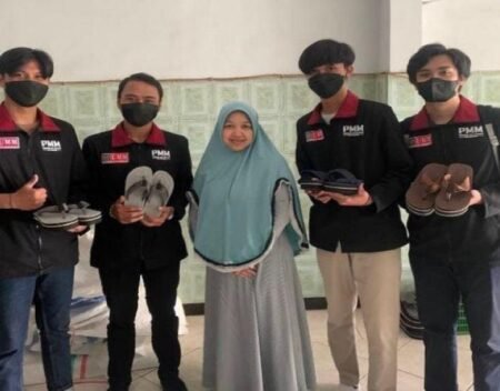 Bantu Geliat UMKM, Mahasiswa PMM UMM Ajak Pelaku Manfaatkan Ruang Digital Mahasiswa PMM UMM bantu geliat UMKM dengan digital marketing