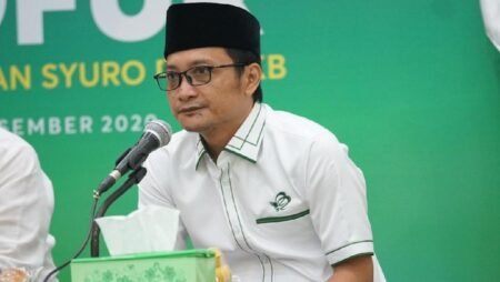 Hasanuddin Wahid Beri Materi Pada Peringatan 77 Tahun Sidang BPUPKI MPM Universitas PGRI Kanjuruhan Malang gus udin
