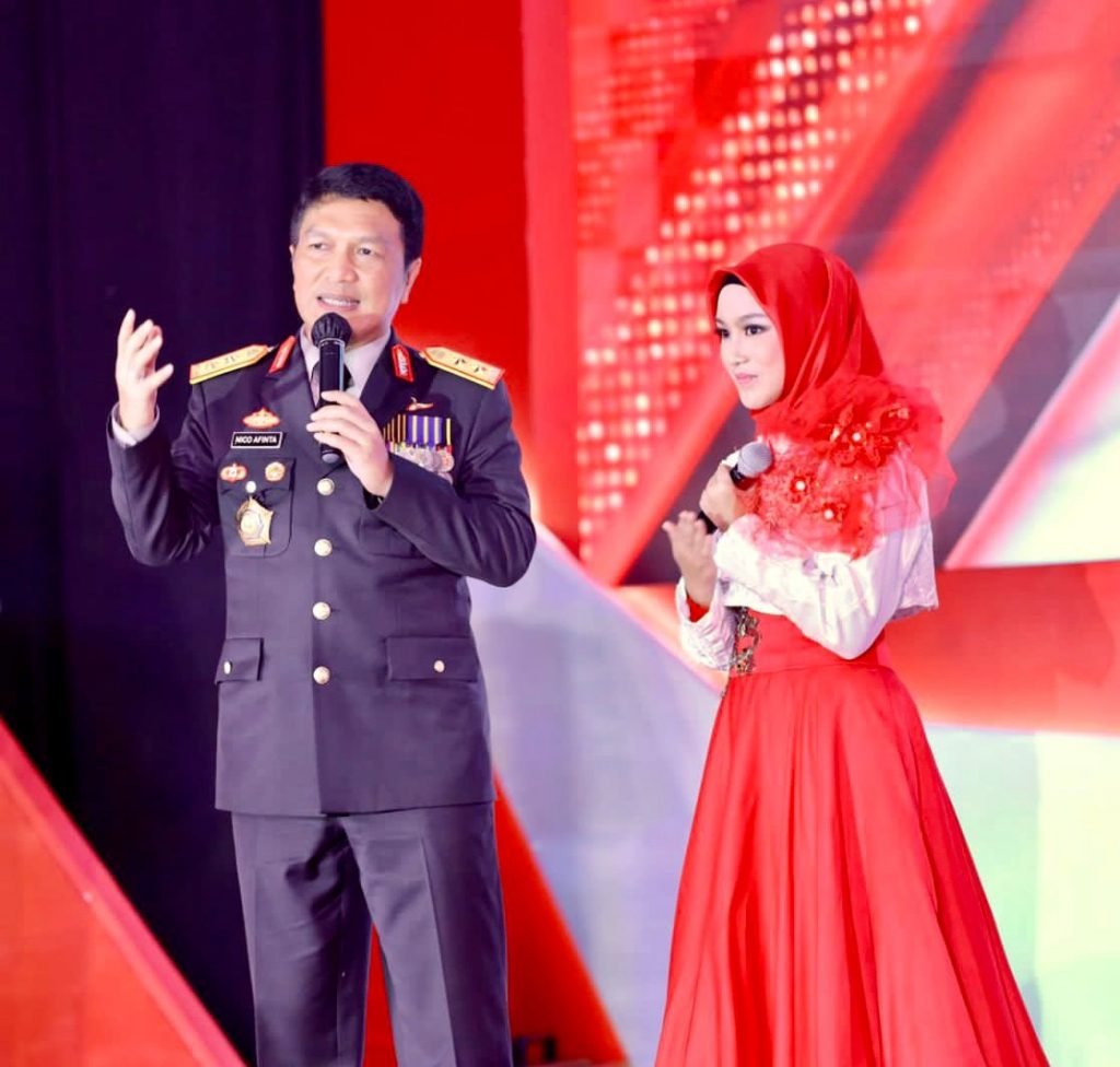 Penghargaan Tan Hana Dharma Mangrwa, Ajeng Penyanyi Cilik Asal Lumajang Tampil Memukau Ajeng Roro penyanyi cilik asal Lumajang Jawa Timur, tampil mengagumkan saat bernyanyi di acara penganugharan Penghargaan Tan Hana Dharma Mangrwa pada puncak peringatan HUT Bhayangkara ke-76