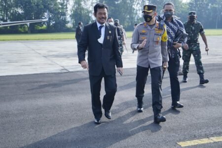 Kapolres Malang Sambut Hangat Kedatangan Menteri Pertanian Syahrul Yasin Limpo Kapolres Malang AKBP Ferli Hidayat bersama Menteri Pertanian Syahrul Yasin Limpo