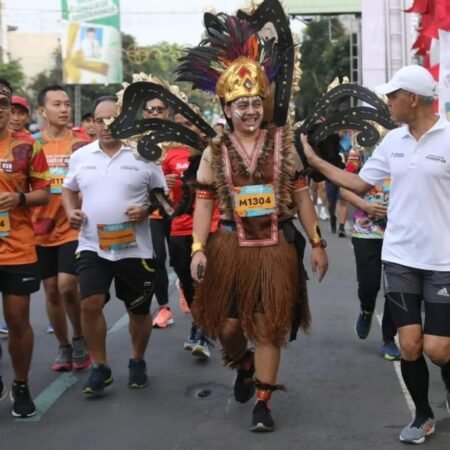 Potret Keseruan Friendship Run Borobudur Marathon 2022 Friendship Run Borobudur Marathon 2022, Minggu (21/8) / humas Pemprov Jateng