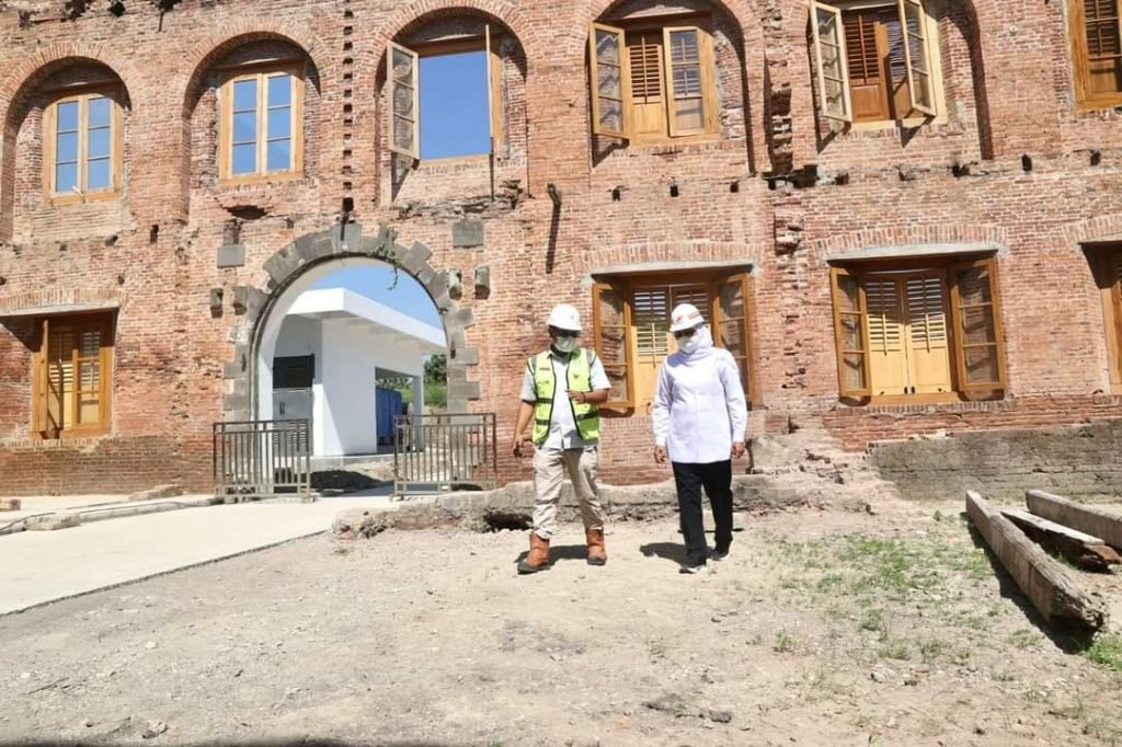Tambah Fasilitas, Khofifah Tingkatkan Daya Tarik Wisata Benteng Van den Bosch Ngawi Gubernur Jawa Timur Khofifah saat meninjau wisata Benteng Van den Bosch di Kabupaten Ngawi