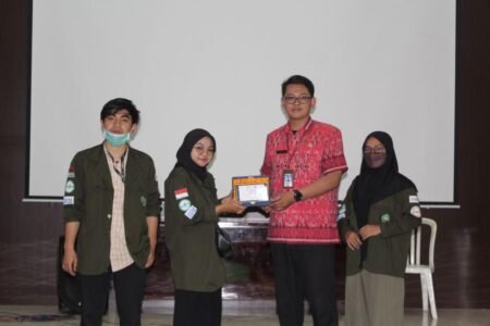 Cegah Kekerasan, BEM UNISMA Gandeng Komunitas Ngalam Peace Leader Lakukan Penyuluhan Kementerian Pemberdayaan Perempuan Badan Eksekutif Mahasiswa Universitas Islam Malang (BEM Unisma) bersama komunitas Ngalam Peace Leader melakukan penyuluhan tentang kekerasan.