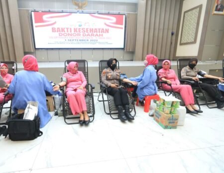 Sambut Hari Polwan ke-74, Polwan Polda Jatim Gelar Donor Darah hingga Polwan Goes To School Menyambut hari jadi Polisi Wanita (Polwan) ke-74 pada 1 September 2022 mendatang. Polwan Polda Jatim menggelar berbagai kegiatan sosial.