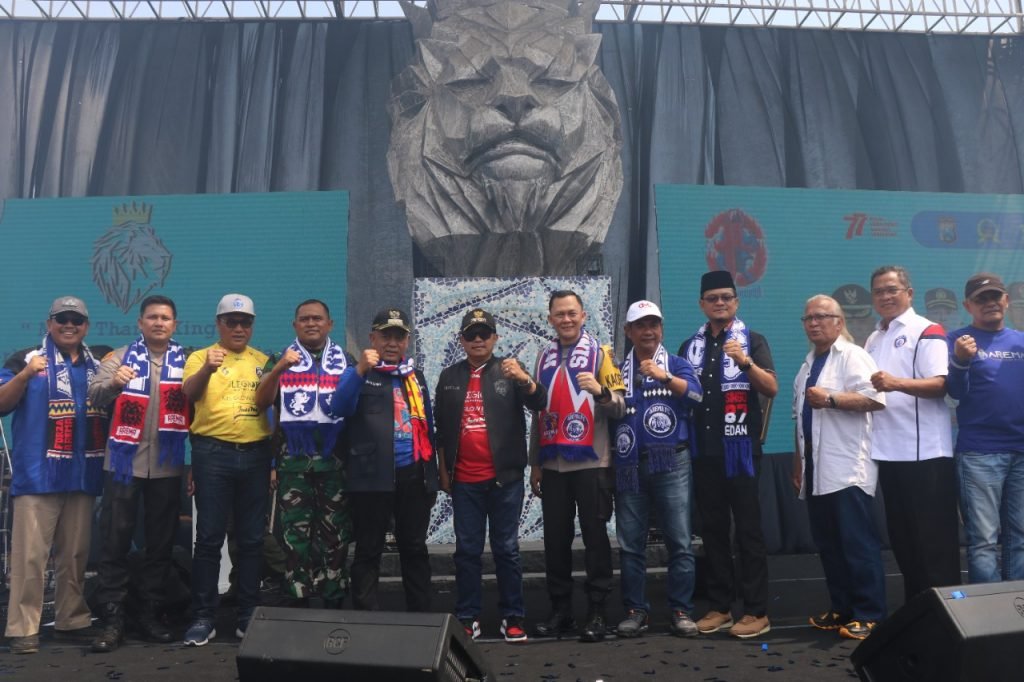 Sam Ferli: Patung Kepala Singa Simbol Kebanggaan dan Kekuatan Arema dan Aremania Peresmian patung Singa Jawara di Stadion Kanjuruhan Kepanjen Malang