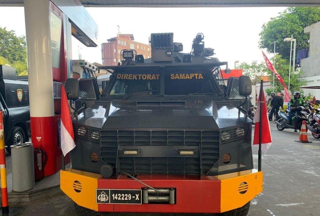 Kapolda Jatim Instruksikan Seluruh Jajaran Memasang Bendera Merah Putih Kapolda Jawa Timur perintahkan jajaran untuk memasang bendera merah putih