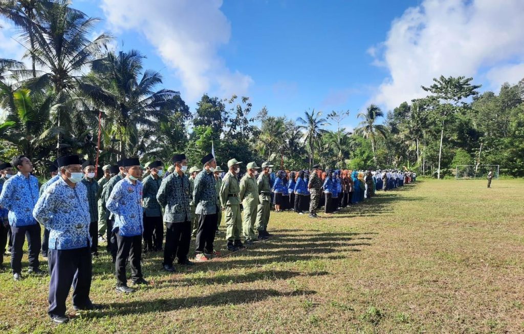 Berlangsung Khidmat, Upacara HUT RI Desa Sumberagung Diikuti Ribuan Peserta Pelaksanaan upacara HUT RI Desa Sumberagung / ist