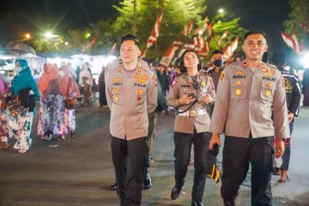Hadiri Acara Malang Bersholawat, Kapolres Malang Pastikan Situasi Kondusif Kapolres Malang AKBP Ferli Hidayat bersama jajaran meninjau keamanan gelaran Malang Bersholawat di Stadion Kanjuruhan Malang