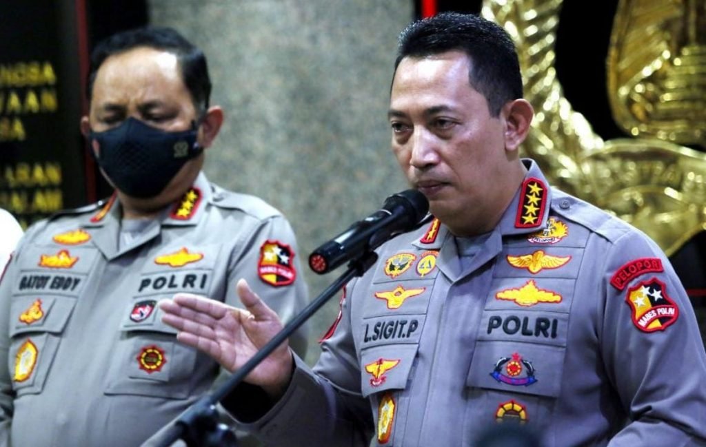 Kapolri Bakal Copot Anggota Kepolisian yang Terlibat Bisnis Perjudian Ilustrasi Kapolri Jenderal Listyo Sigit Prabowo sampaikan komitmen Polri tindak tegas bisnis perjudian / Ricardo/JPNN