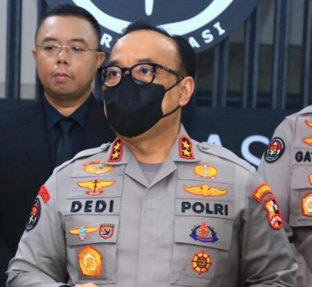 Kadiv Humas Polri: Tidak Ada Pemeriksaan Terhadap Kapolda Metro Jaya Irjen Fadil Imran Kadiv Humas Polri Irjen Pol Dedi Prasetyo saat ditemui awak media, Minggu (21/8/2022)