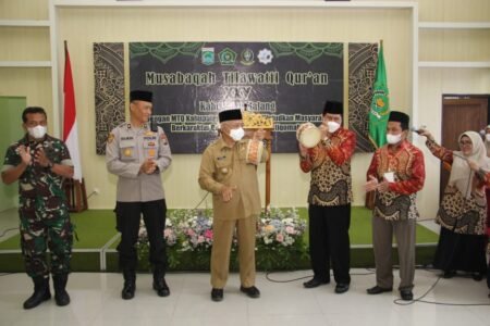 Resmi Dibuka, 561 Peserta Ikuti MTQ Ke-XXV Kabupaten Malang Bupati Malang H.M Sanusi saat membuka Musabaqah Tilawatil Qur’an (MTQ) ke-XXV Kabupaten Malang