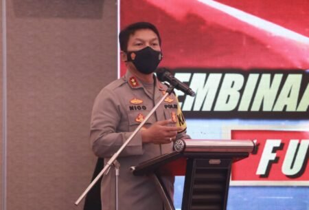 Kapolda Jawa Timur Komitmen Berantas Sindikat Judi Online Kapolda Jawa Timur, Irjen Pol Nico Afinta komitmen berantas judi online / humas Polda Jatim