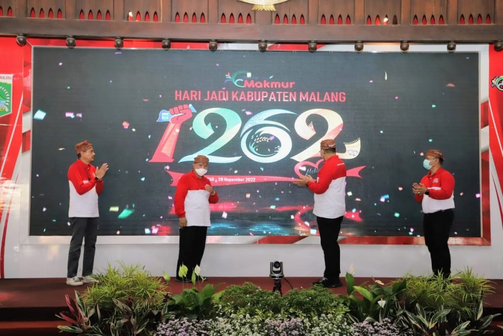 Logo Hari Jadi Kabupaten Malang ke-1262 Resmi Diluncurkan, Begini Filosofinya Bupati Malang H.M Sanusi bersama Wakil Bupati Malang Didik Gatot Subroto resmi melaunching logo Hari Jadi Kabupaten Malang ke 1262 / Prokopim Kabupaten Malang