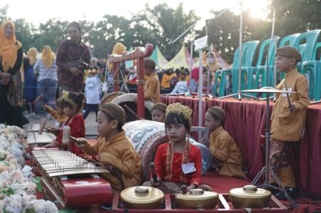Cegah Ketergantungan Anak pada Gadget, GOPTKI Tuban Gelar Dolanan Cah Tuban Gabungan Organisasi Penyelenggara Taman Kanak-kanak Indonesia (GOPTKI) Kabupaten Tuban menyelenggarakan Pagelaran Dolanan Cah Tuban / Pemkab Tuban