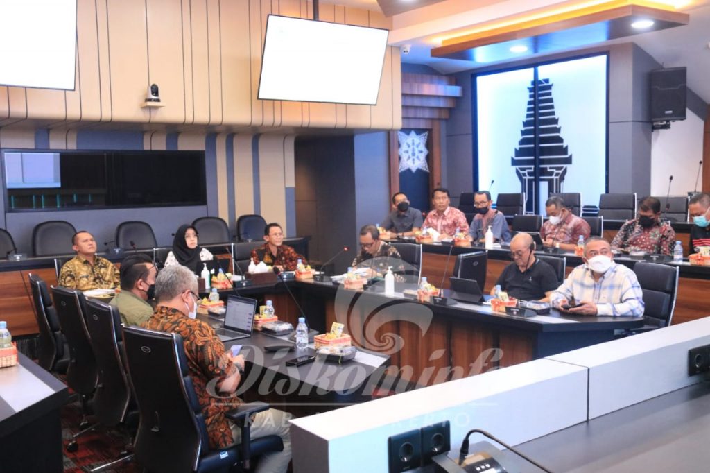 Ini Dia Strategi Pemkab Mojokerto Atasi Inflasi Pemerintah Kabupaten (Pemkab) Mojokerto kembali menggelar rapat koordinasi terkait pengendalian inflasi, Jumat (2/9/2022) / kominfo Mojokerto