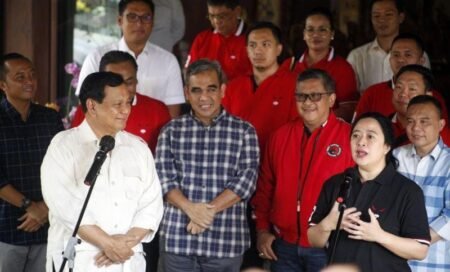 Mesra dengan PKB, Prabowo Buka Peluang Koalisi dengan PDIP Prabowo Subianto saat bertemu dengan Ketua DPP PDI Perjuangan Puan Maharani / Antara/Yulius Satria Wijaya