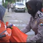 Kapolda Jatim Minta Kapolres Jajaran Salurkan Bansos pada Masyarakat Terdampak BBM