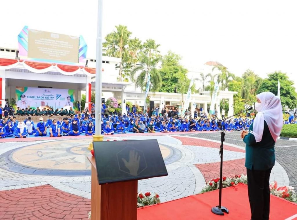 Gubernur Jawa Timur Launching Logo dan Kick Off Peringatan Hari Jadi ke-77 Provinsi Jatim Gubernur Jawa Timur Khofifah Indar Parawansa melaunching logo pringatan hari jadi Jawa Timur ke 77 / dok. Pemprov Jatim