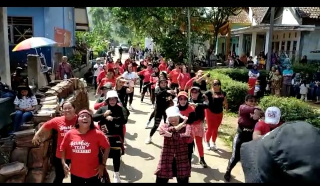 Potret HUT Pokmas Wira Bhumi Nusantara dan Deklarasi Menjaga Hutan dan Mata Air Keseruan HUT ke 2 Pokmas Wira Bhumi Nusantara / Ist