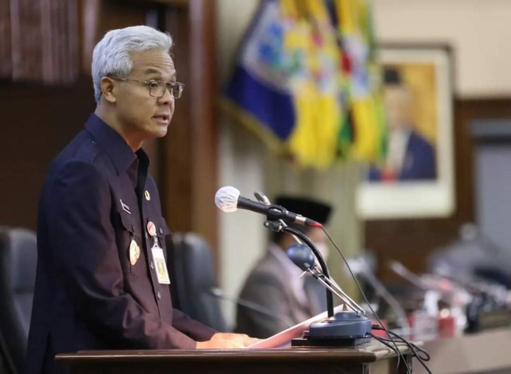 APBD Jateng 2022 Bakal Diprioritaskan Untuk Bantuan Sosial Gubernur Jawa Tengah Ganjar Pranowo saat memberikan penjelasan atas Raperda Perubahan APBD tahun anggaran 2022 dna Nota Keuangannya dalam rapat paripurna di gedung DPRD, Jumat (23/9/2022) / dok. Pemprov Jateng