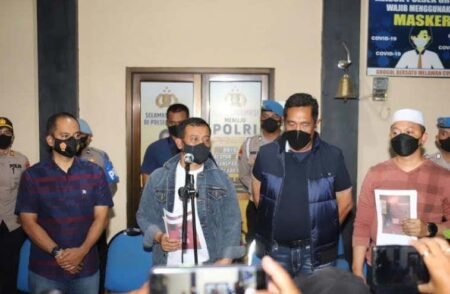 Fakta Soal Ledakan di Asrama Brimob Sukoharjo Kapolda Jawa Tengah berikan keterangan terkait ledakan di Asrama Brimob di Sukoharjo / Antara