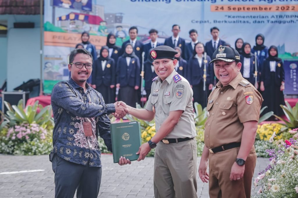 Peringati HANTARU, Bupati Jember Komitmen Sukseskan Program Pendaftaran Tanah Pemkab Jember komitmen sukseskan program pendaftaran tanah / ipf