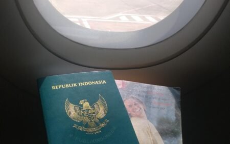 Diperpanjang, Kini Masa Berlaku Paspor Sampai 10 Tahun Ilustrasi Paspor dengan masa berlaku 5 Tahun / dok. Wartacakrawala / Zay