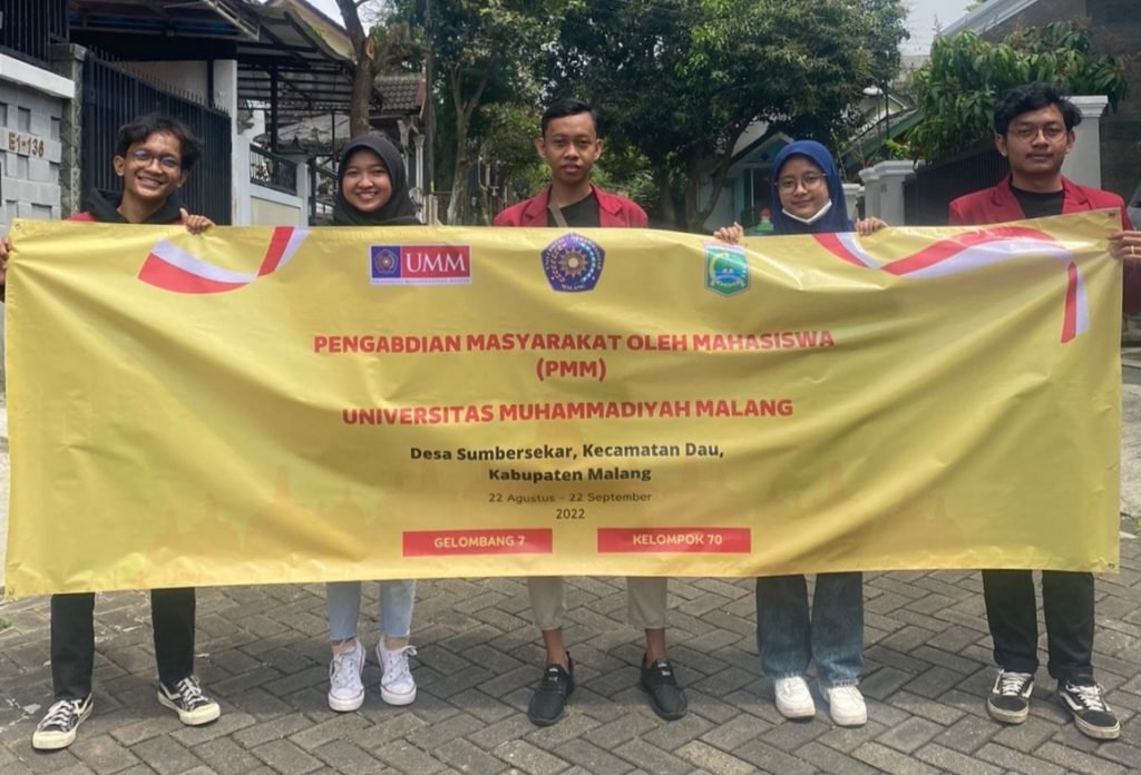 Tingkatkan Pemahaman Masyarakat, Mahasiswa PMM UMM Lakukan Sosialisasi Hukum Mahasiswa PMM UMM kelompok 70 / ist