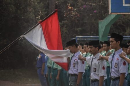 Sertijab Osis SMA An Nur dan Penyuluhan Tertib Berlalu Lintas Oleh Satlantas Polres Malang Kepala SMA An Nur Bululawang melantik ketua dan wakil ketua Osis putra-putri periode kepengurusan 2022-2023 beserta 23 ketua ekstrakurikuler yang ada di SMA An Nur Bululawang