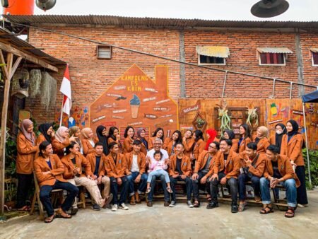 Revitalisasi Kampung Es Krim Jadi Solusi Peningkatan Ekonomi Pasca Pandemi revitaslisasi kampus es krim pasca pandemi
