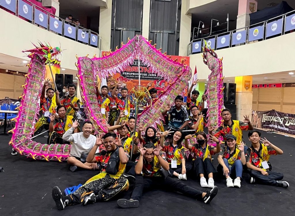 Tim Barongsai Asuhan FOBI Kota Blitar Raih Juara III Kejurprov Jatim 2022 Federasi Olahraga Barongsai Indonesia (FOBI) Kota Blitar raih juara di kejurprov Jawa Timur 2022