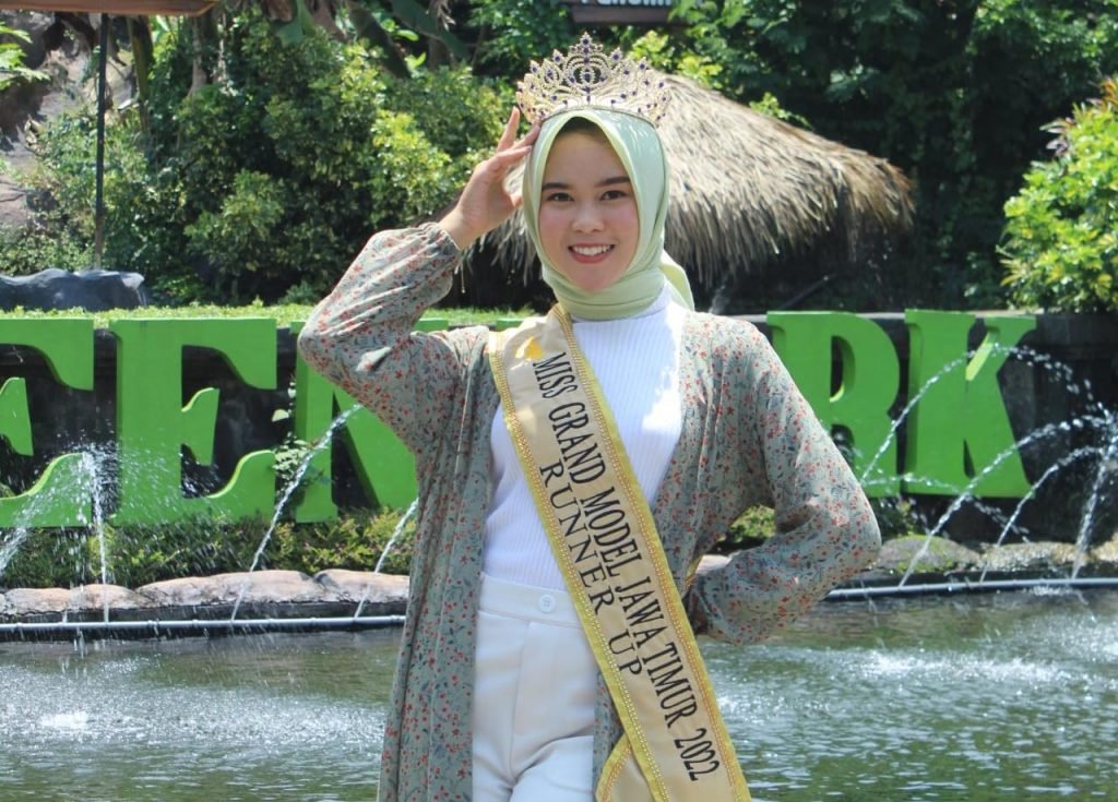 Pariwisata Jawa Timur Sebagai Pionir Kebangkitan Ekonomi Nasional Bilqis Islach Waffrodah - Miss Grand Model Muslimah Jawa Timur 2022 / Ist