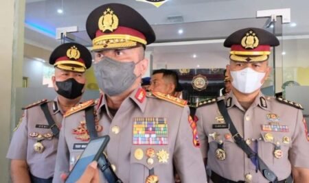 Ganti Pengacara, Irjen Teddy Minahasa Tunjuk Hotman Paris! Irjen Pol. Teddy Minahasa Putra / Antara/Ho-Polda Sumbar