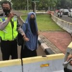 Coba Terobos Istina, Wanita Bersenjata Api Diamankan Polisi