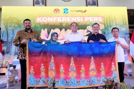 Jelang Karnaval Nang Tunjungan, Pemkot Surabaya Ajak Warga Populerkan Batik Eri Cahyadi Ajak masyarakat populerkan batik / dok. Pemkot Surabaya
