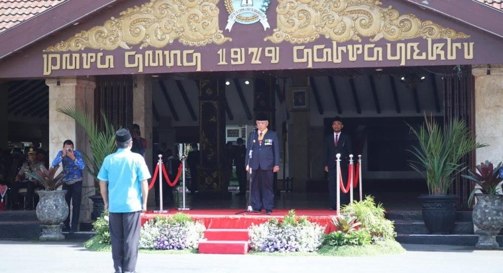 Pemda Bersama KNPI Kabupaten Malang Gelar Upacara Sumpah Pemuda Bupati Malang H.M Sanusi Pimpin upacara Sumpah Pemuda ke 94 di Pendopo Agung Kabupaten Malang / dok. Wartacakrawala