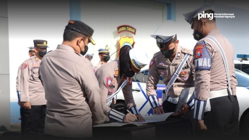 Satlantas Polres Nganjuk Tandatangani Pakta Integritas, Kedepankan Tindakan Edukatif Penandatanganan Pakta Integritas Satlantas Polres Nganjuk terkait penindakan / ist