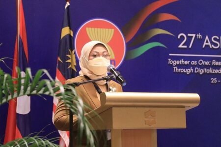 Menaker Sebut Upah Minimum Akan Relatif Lebih Tinggi di Tahun 2023 Menteri Ketenagakerjaan (Menaker) Ida Fauziyah dalam pertemuan Menteri Menteri tenaga kerja ASEAN 27 / @idafauziyahnu