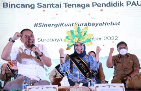Pemkot Surabaya Siapkan Beasiswa untuk S1 Guru PAUD di Tahun 2023 Wali Kota Surabaya Eri Cahyadi saat bincang santai bersama guru PAUD Kota Surabaya / dok. Pemkot Surabaya