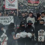 Turun ke Jalan, Aremania Bawa 135 Foto dan Keranda Mayat