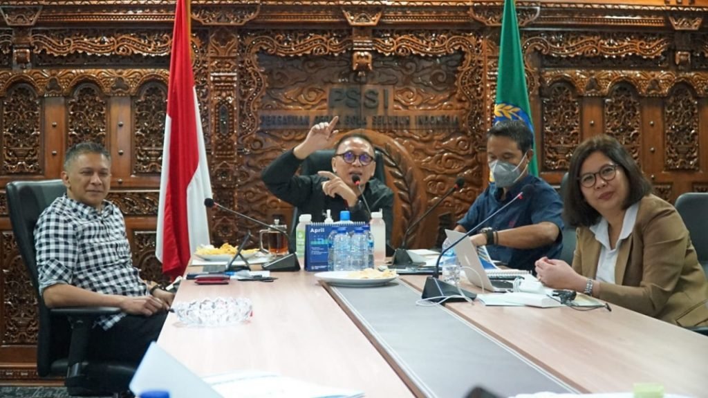 PSSI Resmi Majukan KLB Jadi 16 Februari 2023, Sesuai Request FIFA Ketua Umum PSSI Iwan Bule bersama Sekjen PSSI Yunus Nusi / PSSI